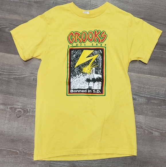 Crooks skate shop logo tshiry yellow with logo size S/P/C - Picture 1 of 4